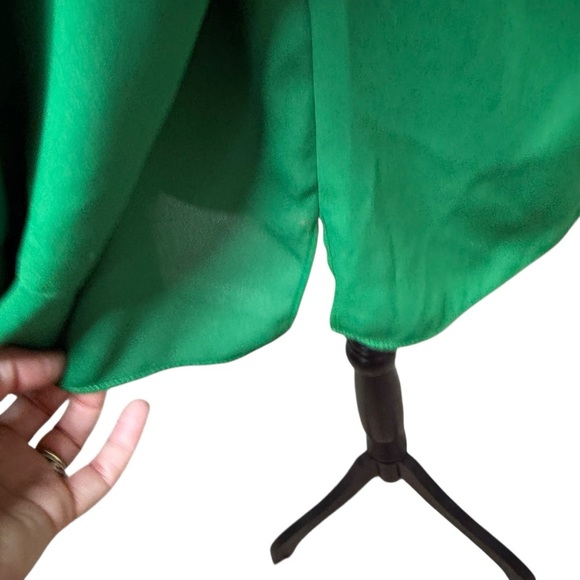 Eloquii | Vibrant Green Blouse with Flare Sleeves | Sz 14 - Picture 5 of 9